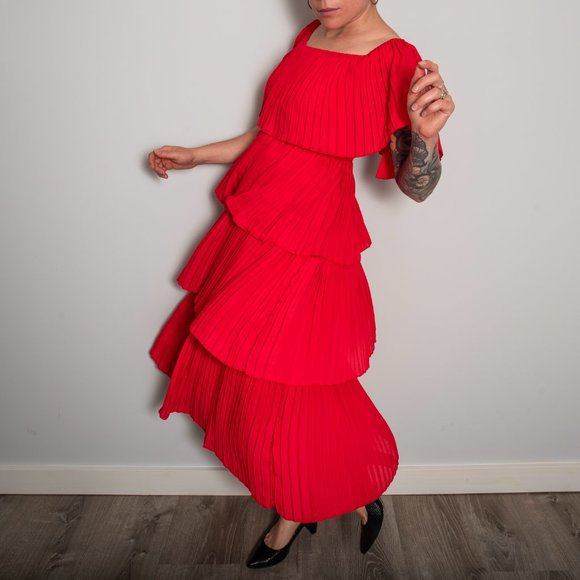 Tiered Red Pleated Off-the-Shoulder Dress - Picture 10 of 10
